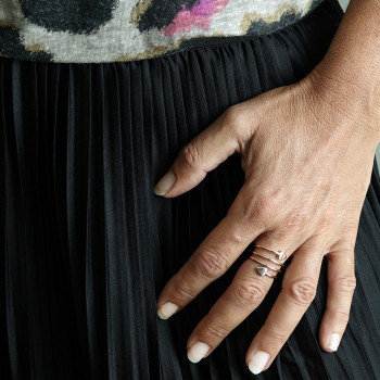 Serpentine magnetic copper ring for style & wellness - Auris