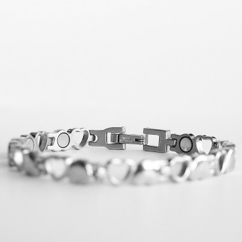 Magnetic heart bracelet