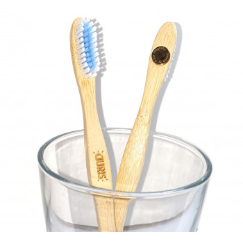 2 magnetic toothbrushes