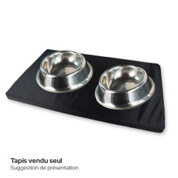 Magnetic feeding mat for animals