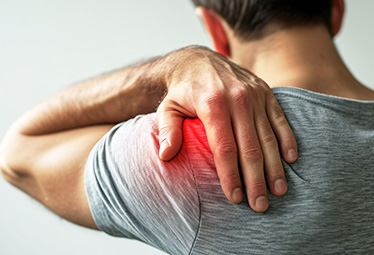 Douleurs à l’épaule : causes, solutions et traitements naturels pour retrouver sa mobilité