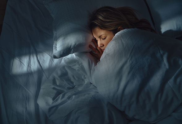 Fatigue : pourquoi le manque de lumière à l'automne perturbe le sommeil